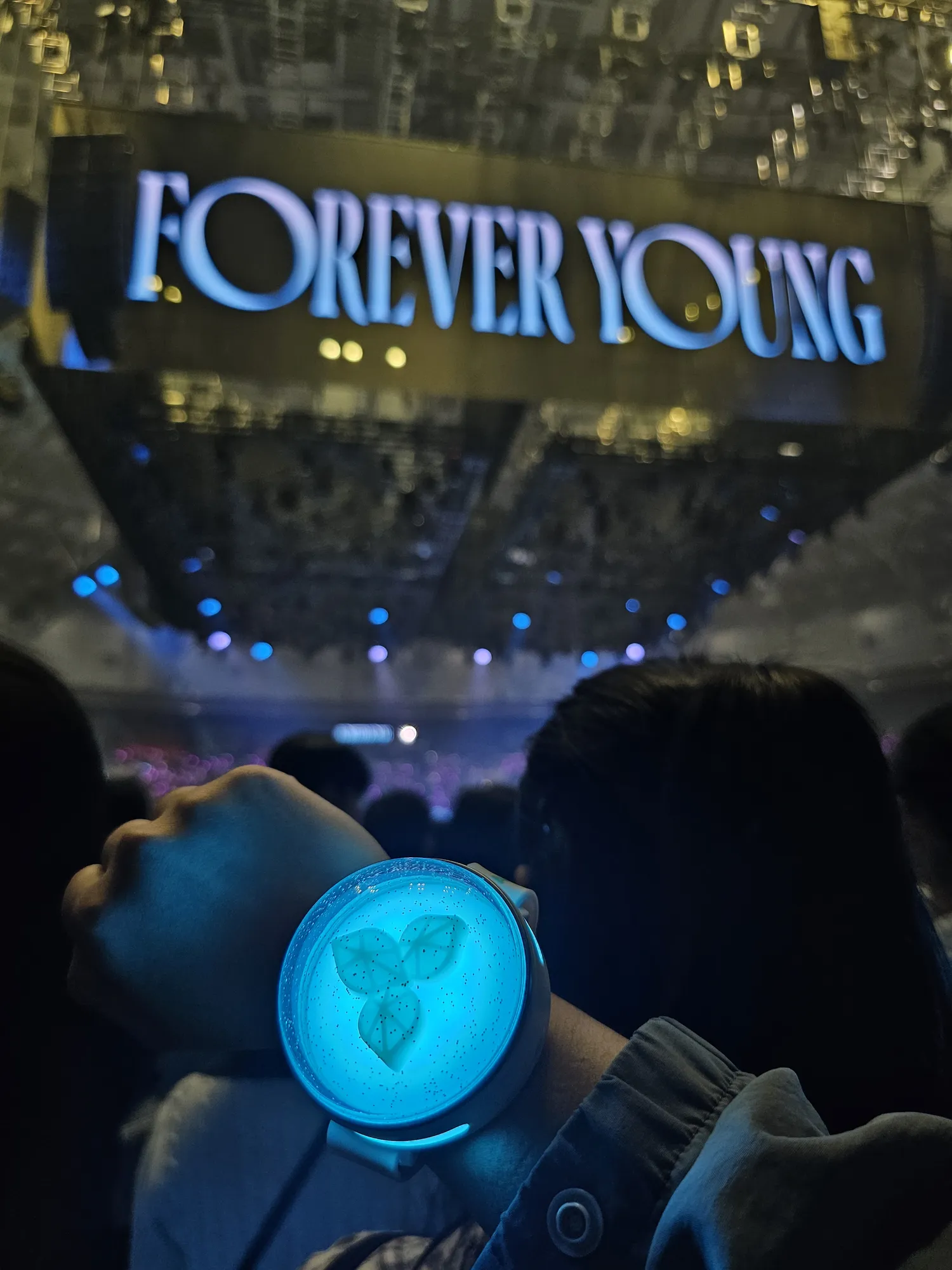 錶燈與 Forever young 大舞台