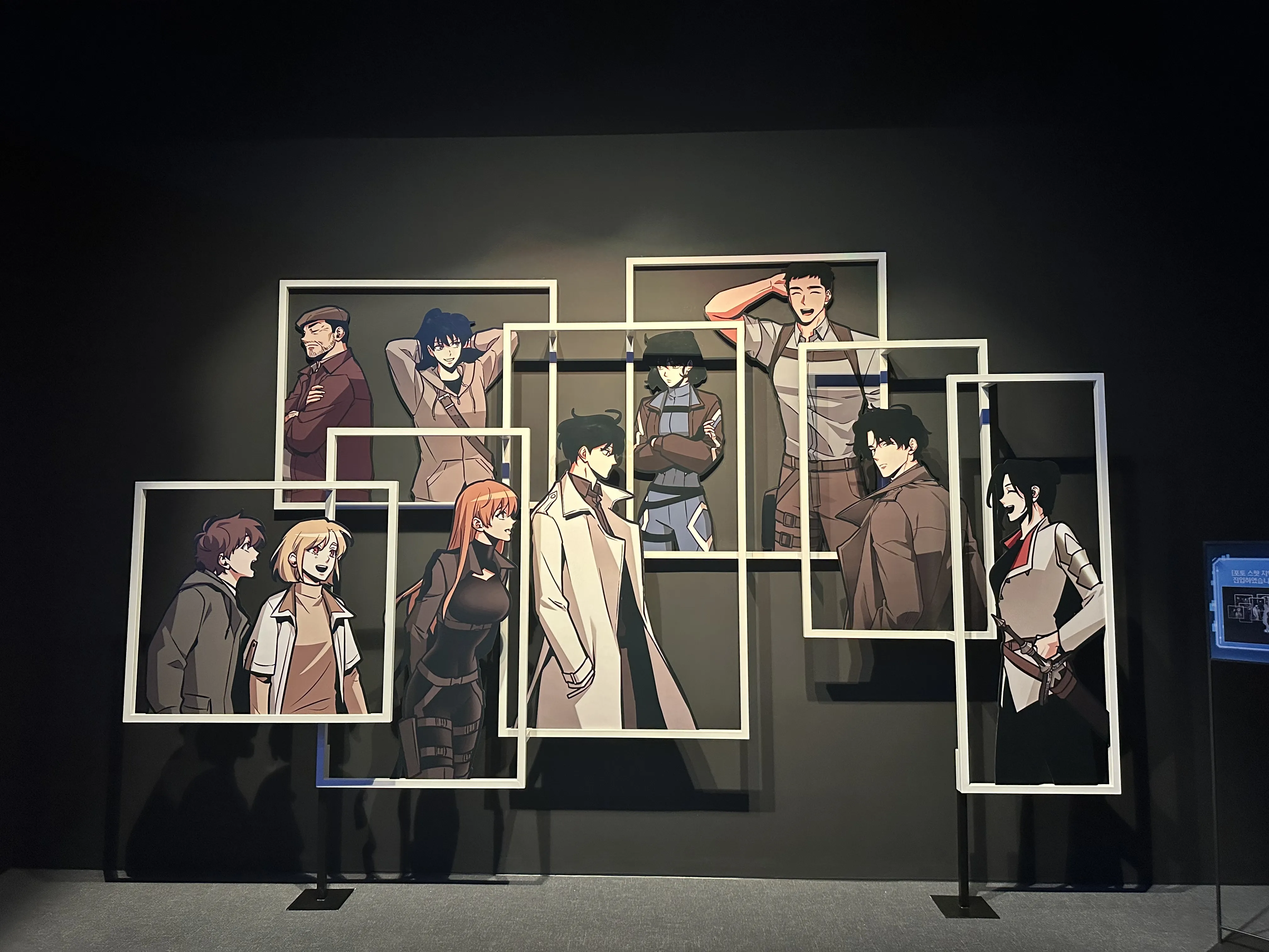 同樣像是一幕幕分鏡一般,像是在呈現金獨子與他的夥伴們既有交融或有隔離