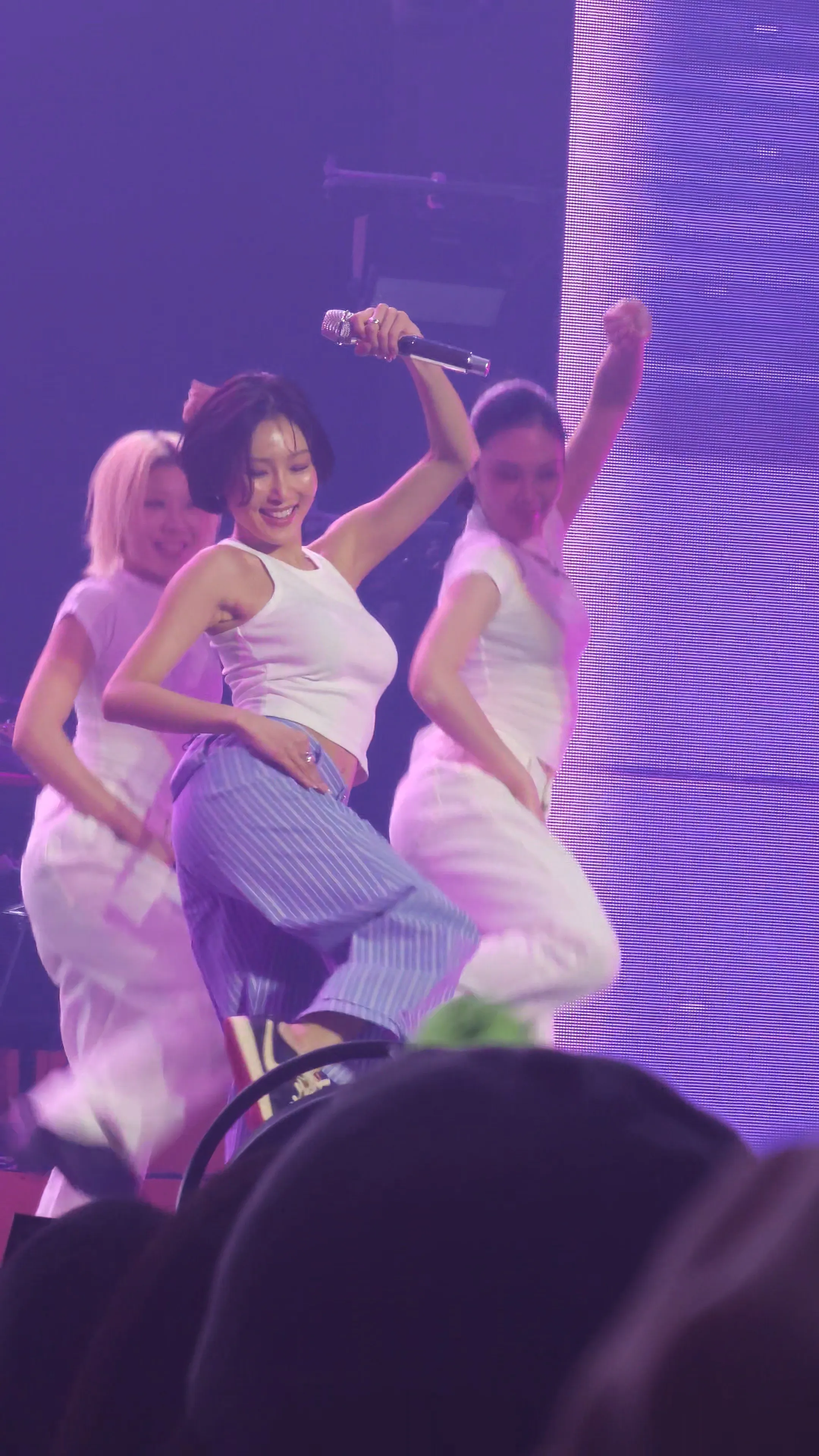 快樂跳著 Dingga 的黑金